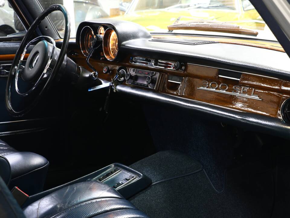 Imagen 34/38 de Mercedes-Benz 300 SEL 3.5 (1970)