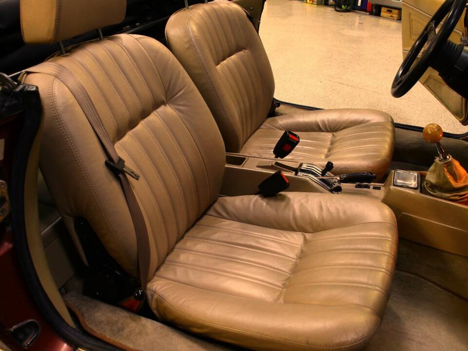 Immagine 25/27 di FIAT Dino Spider (1987)