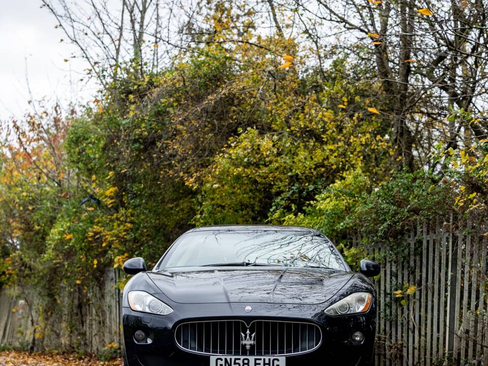 Bild 36/50 von Maserati GranTurismo 4.2 (2008)