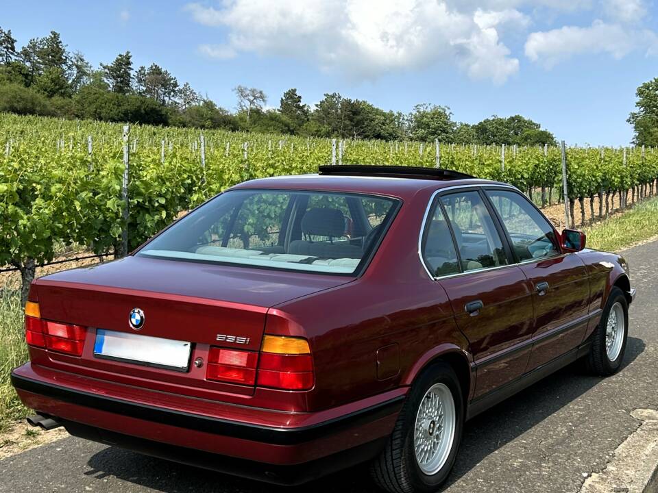 Image 8/51 of BMW 535i (1991)