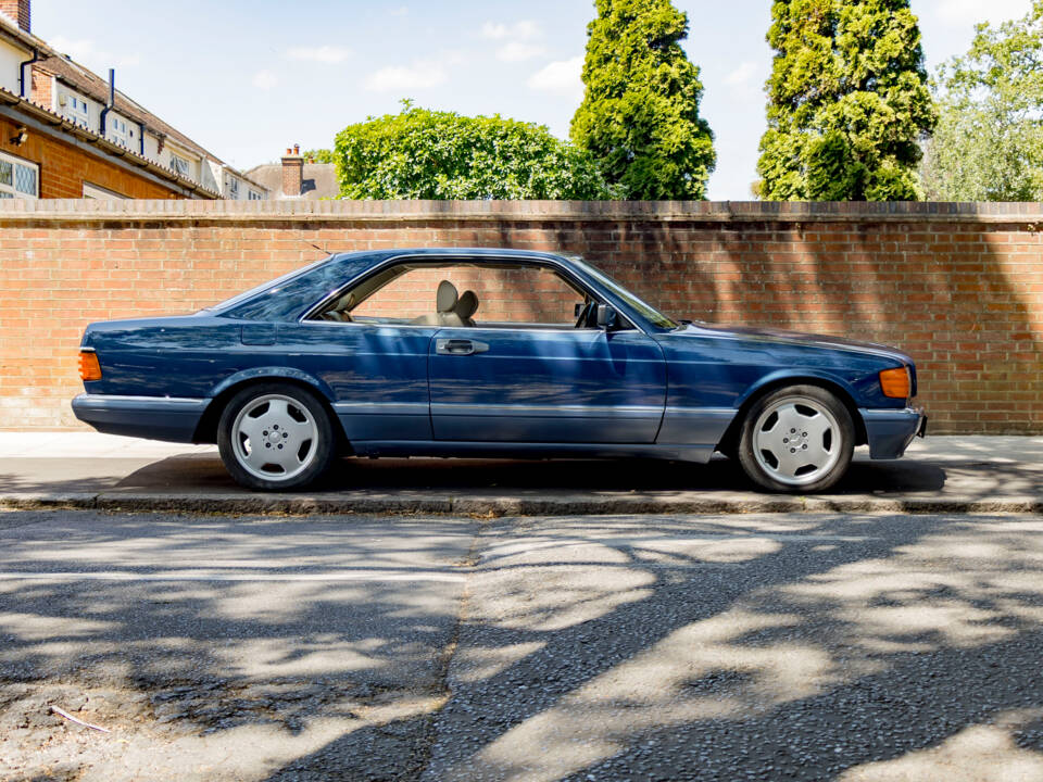 Image 25/50 of Mercedes-Benz 500 SEC (1989)