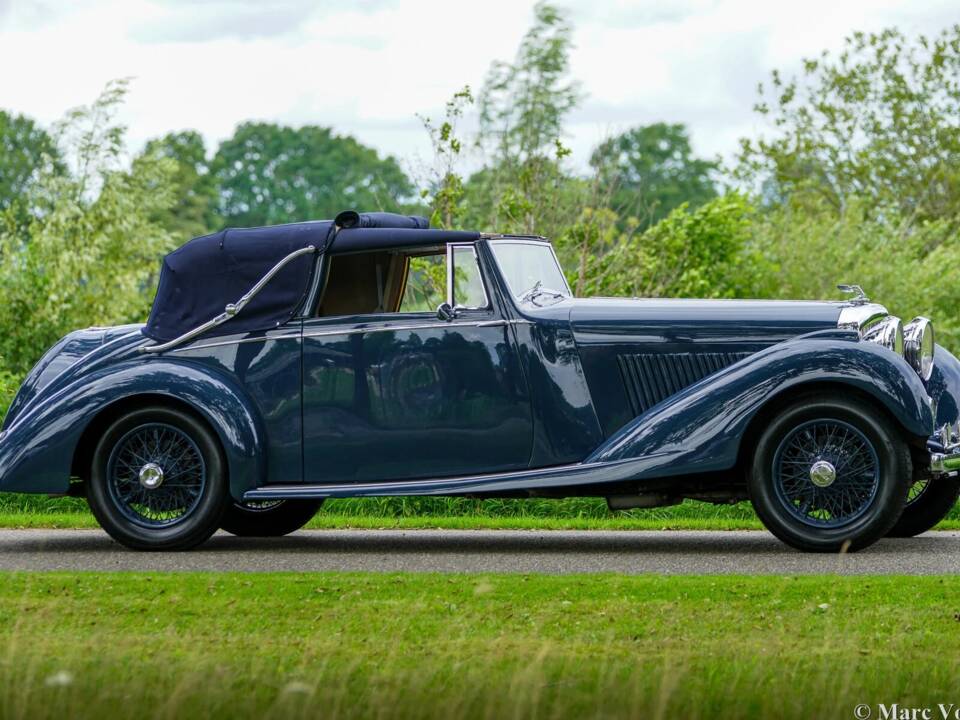 Image 51/59 of Bentley 4 1/4 Litre (1936)