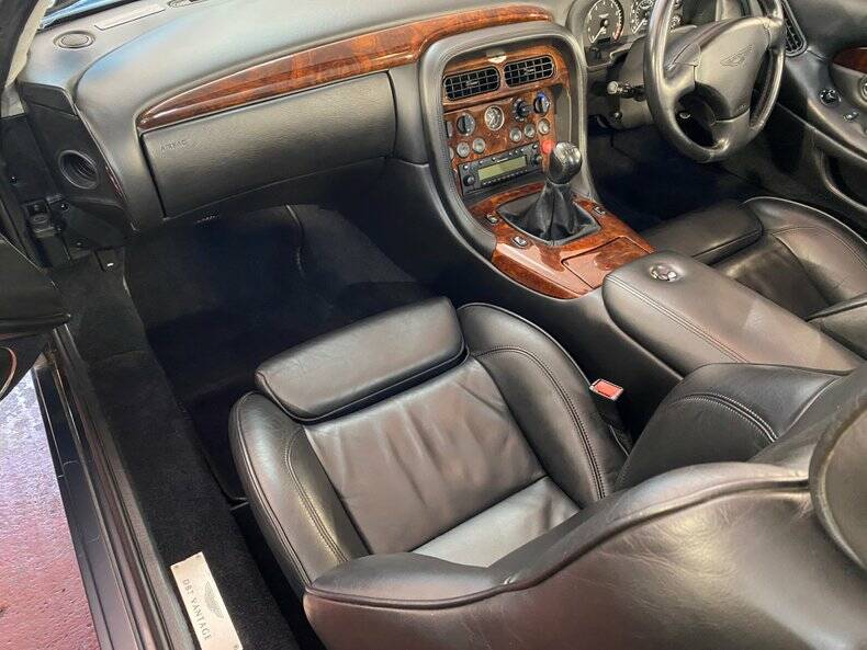 Image 44/50 of Aston Martin DB 7 Vantage Volante (2002)