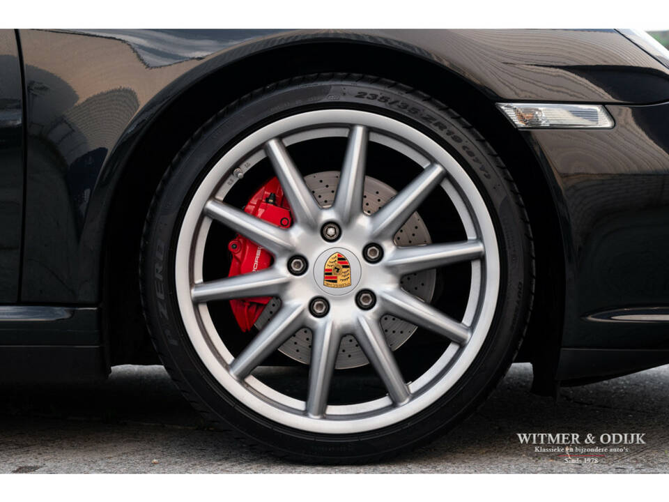 Image 29/32 de Porsche 911 Carrera 4S (2009)
