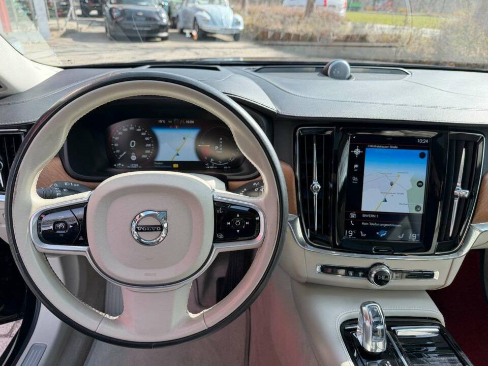 Bild 13/27 von Volvo S90 T8 (2018)