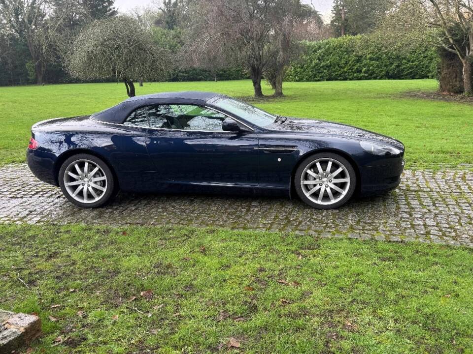 Image 15/48 of Aston Martin DB 9 Volante (2007)