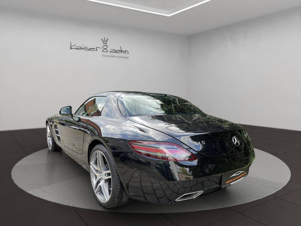 Image 6/16 of Mercedes-Benz SLS AMG (2011)