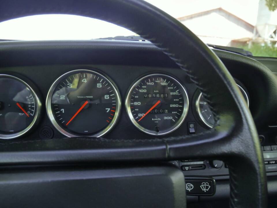 Image 36/42 of Porsche 911 Carrera 2 (1900)