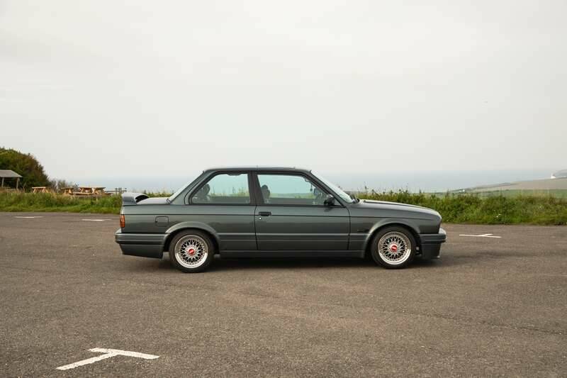 Image 18/50 of BMW 325i (1990)