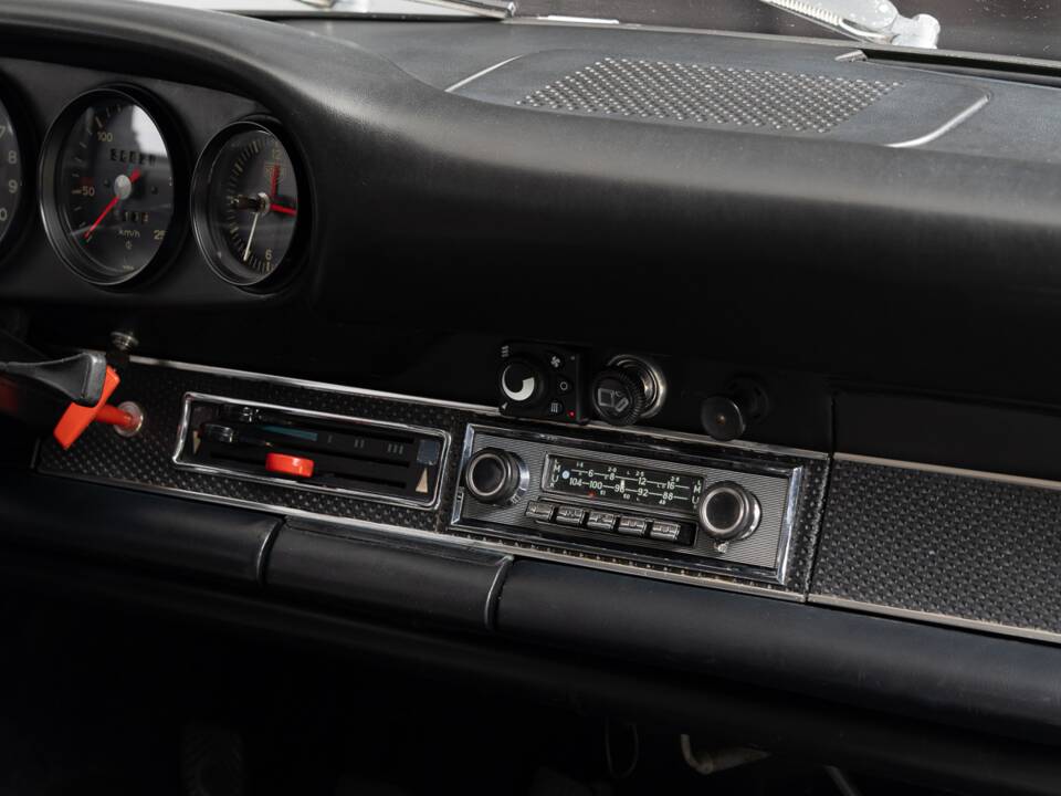Image 19/26 of Porsche 911 2.2 S (1971)