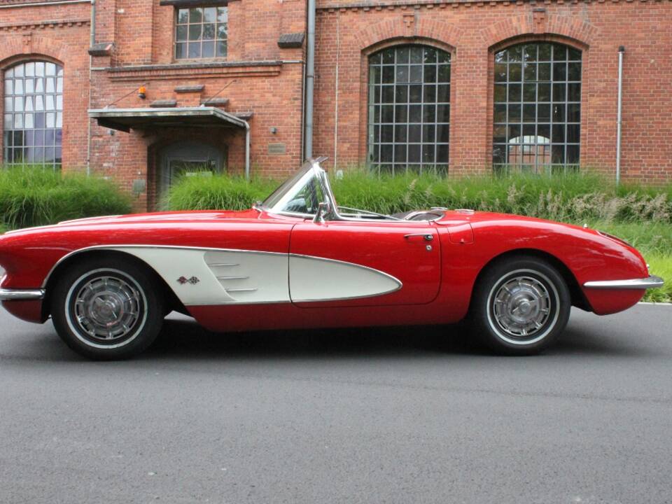 Image 4/21 of Chevrolet Corvette (1959)