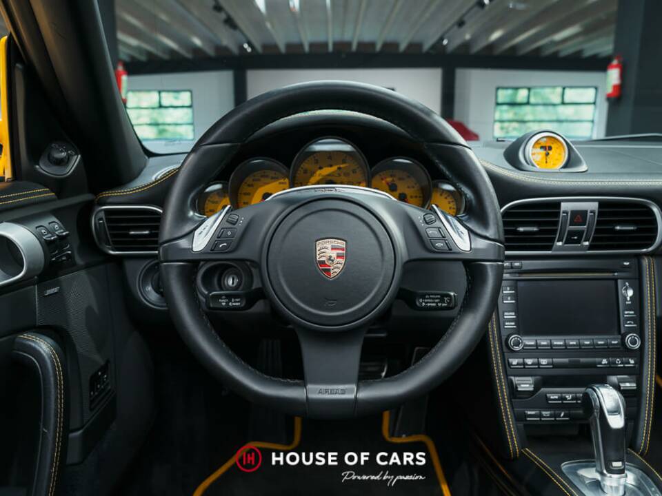 Immagine 17/24 di Porsche 911 Turbo S (2011)