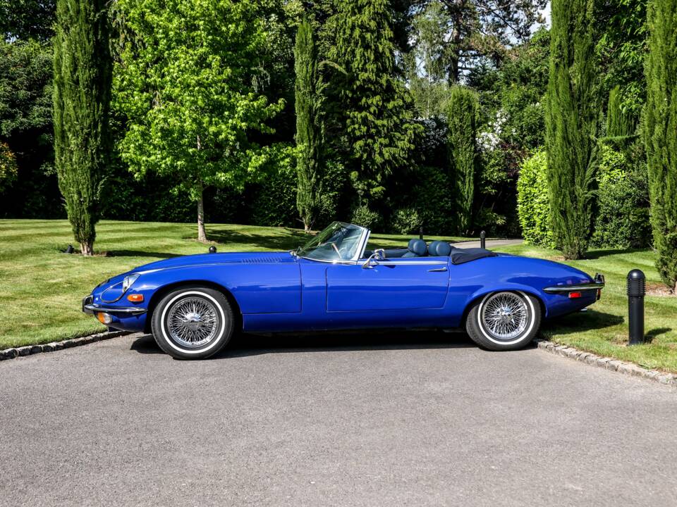 Image 16/43 de Jaguar Type E V12 (1974)