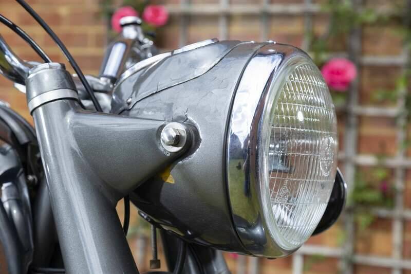 Immagine 15/34 di Norton Dominator 99 (1956)
