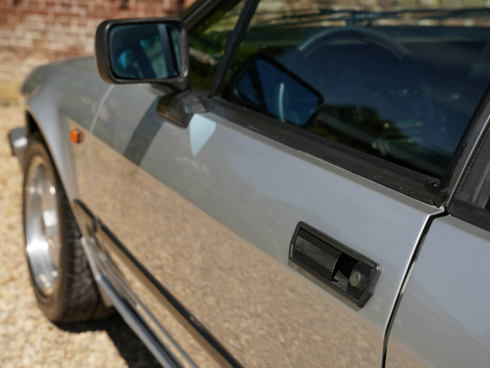 Image 15/50 of Alfa Romeo GTV 6 2.5 (1983)