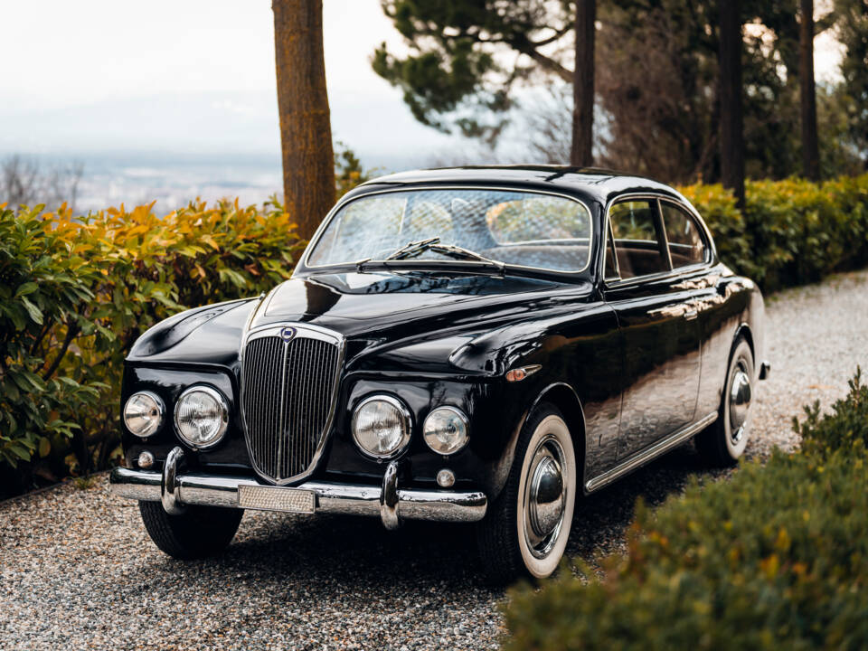 Image 8/51 of Lancia Aurelia B52 Bertone (1951)