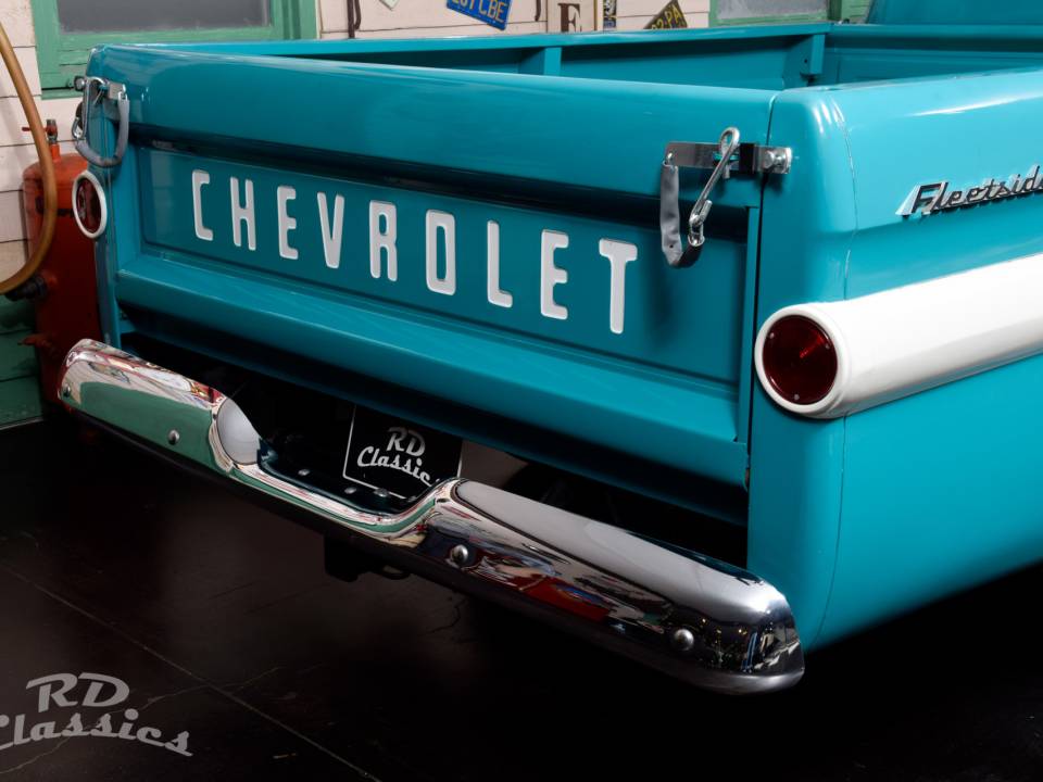Image 43/50 of Chevrolet Apache Panel (1958)