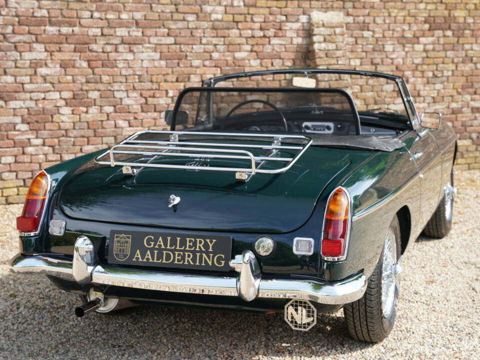 Image 29/50 of MG MGB (1969)