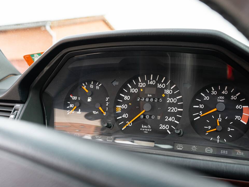 Bild 50/61 von Mercedes-Benz 500 E (1992)