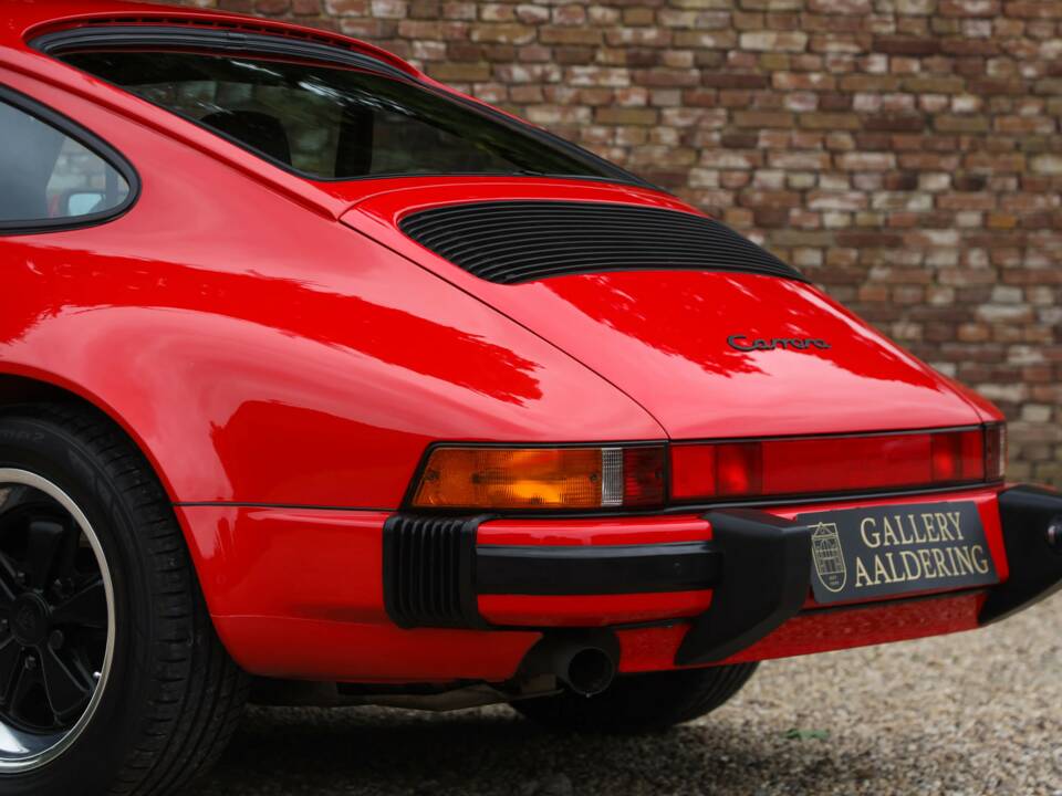 Afbeelding 40/50 van Porsche 911 Carrera 3.2 (1988)