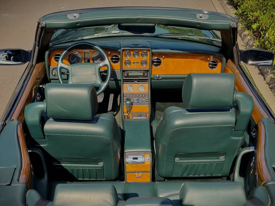 Image 12/63 of Bentley Azure Mulliner (2001)