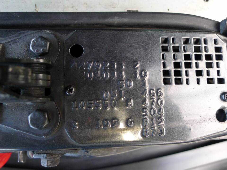 Image 17/49 of Mercedes-Benz 190 E 2.3-16 (1984)