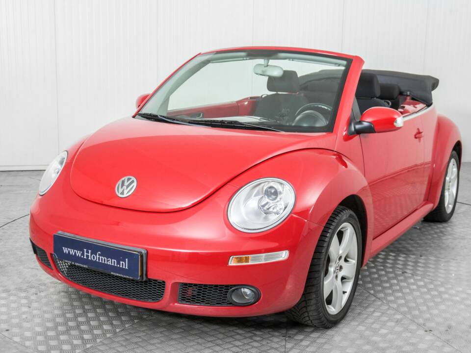 Image 17/50 de Volkswagen New Beetle 2.0 (2006)
