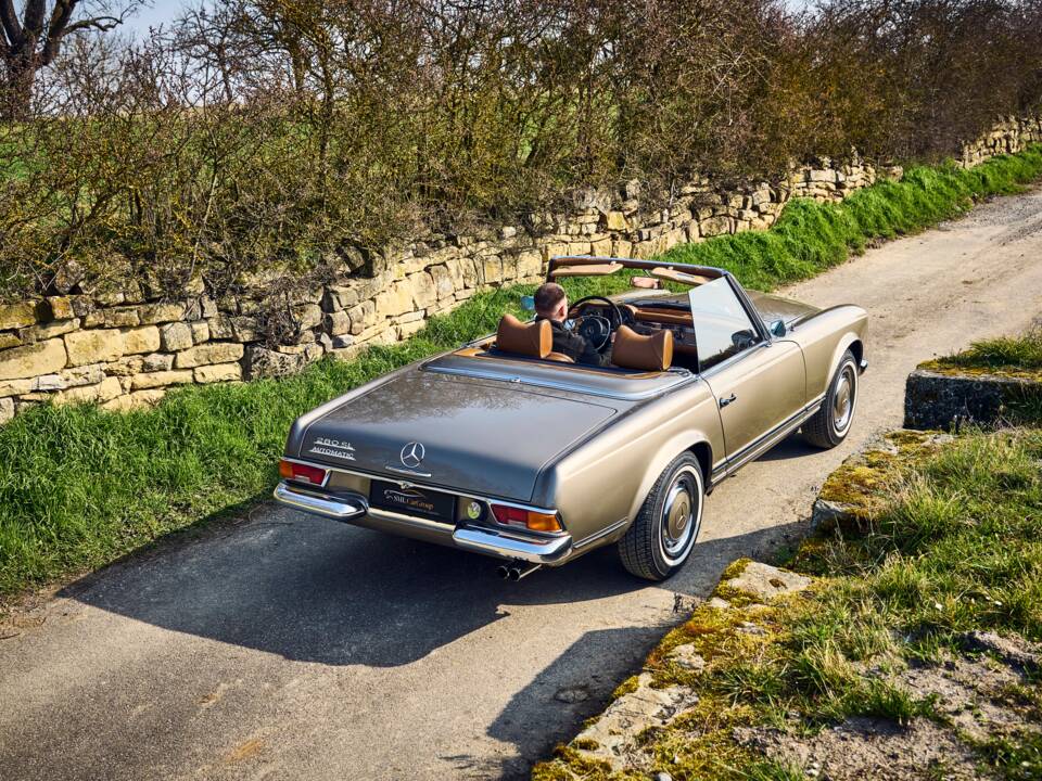 Image 2/31 of Mercedes-Benz 280 SL (1969)