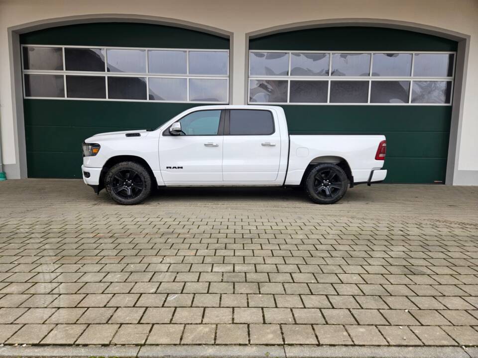 Image 10/62 of Dodge Ram 1500 (2020)