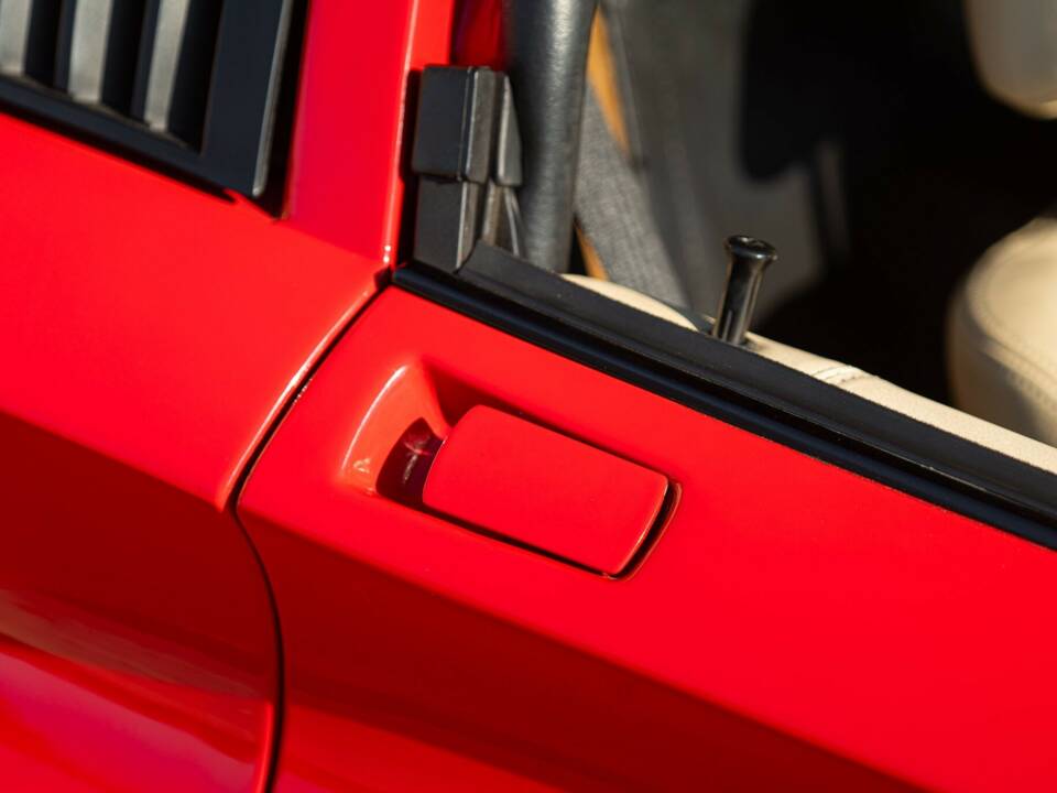 Image 25/50 of Ferrari 208 GTS Turbo (1986)