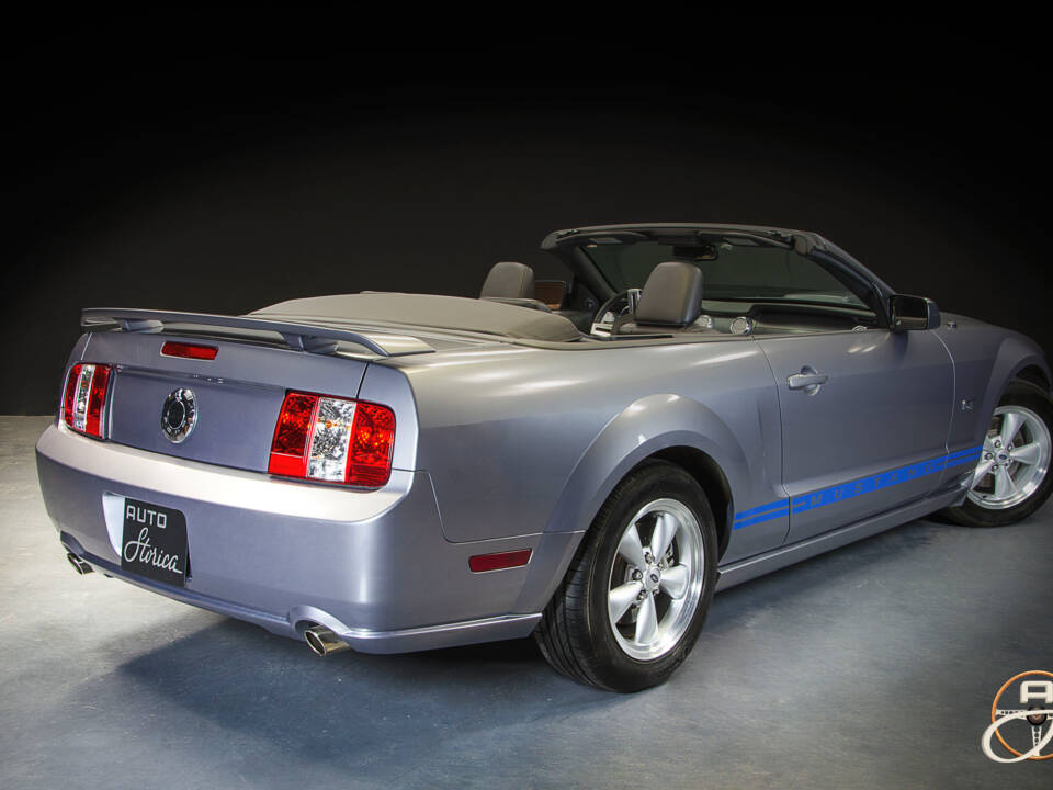 Imagen 5/27 de Ford Mustang GT (2005)