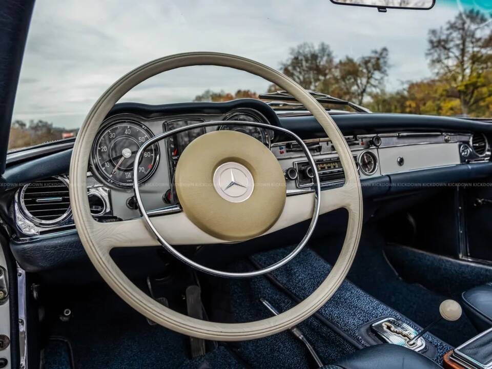 Afbeelding 2/7 van Mercedes-Benz 280 SL (1969)