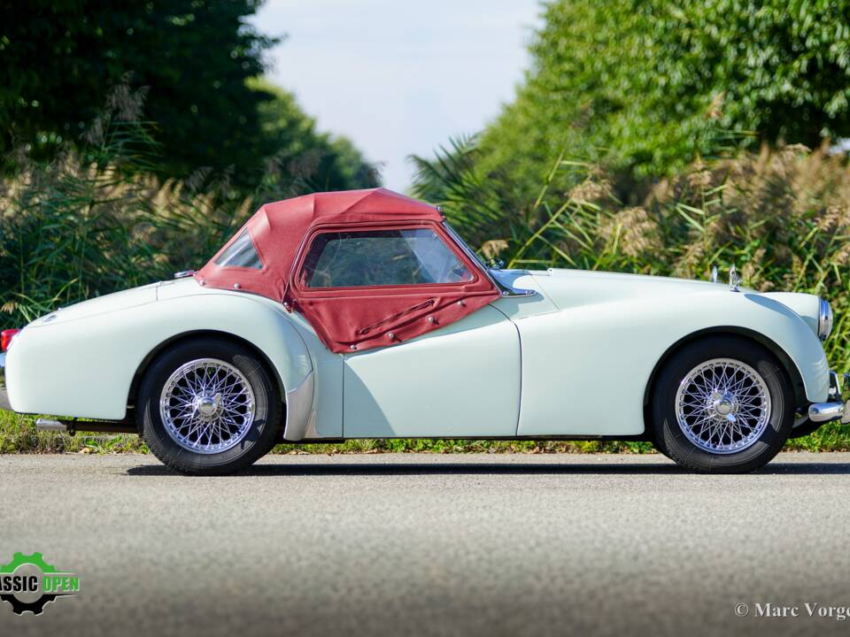 Image 32/45 of Triumph TR 2 (1954)