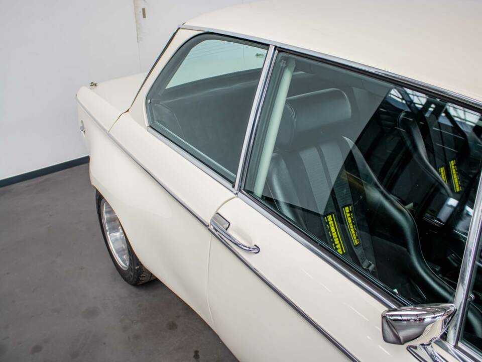 Immagine 9/32 di BMW 2002 tii (1971)
