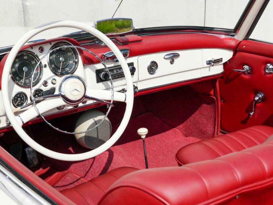 Afbeelding 25/35 van Mercedes-Benz 190 SL (1959)