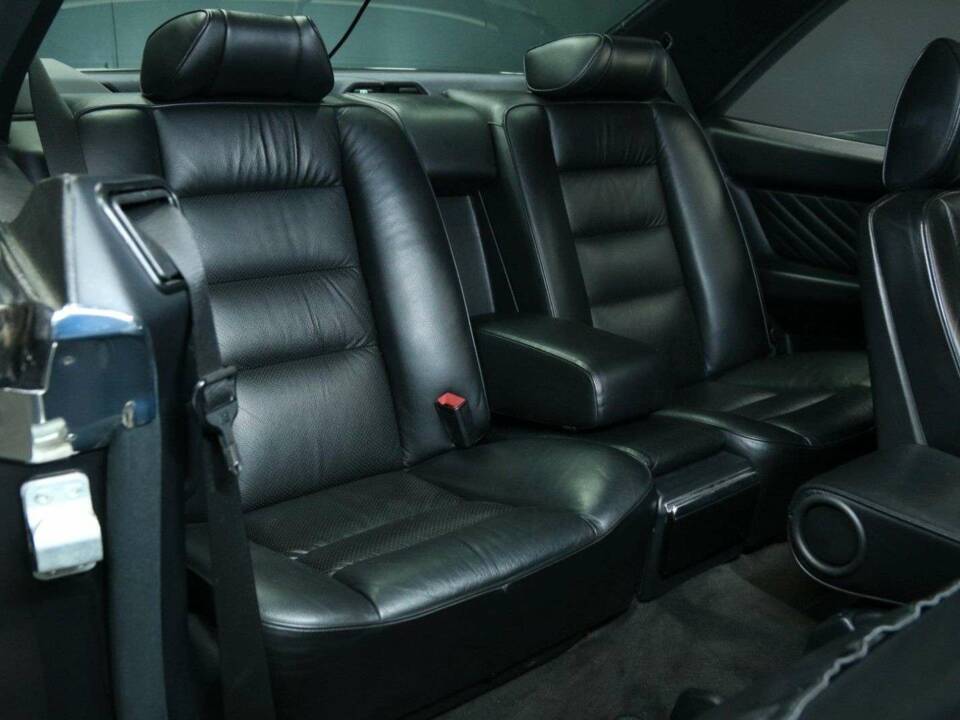 Immagine 34/50 di Mercedes-Benz 560 SEC (1990)