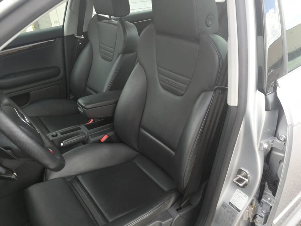 Bild 7/11 von Audi S4 (2005)