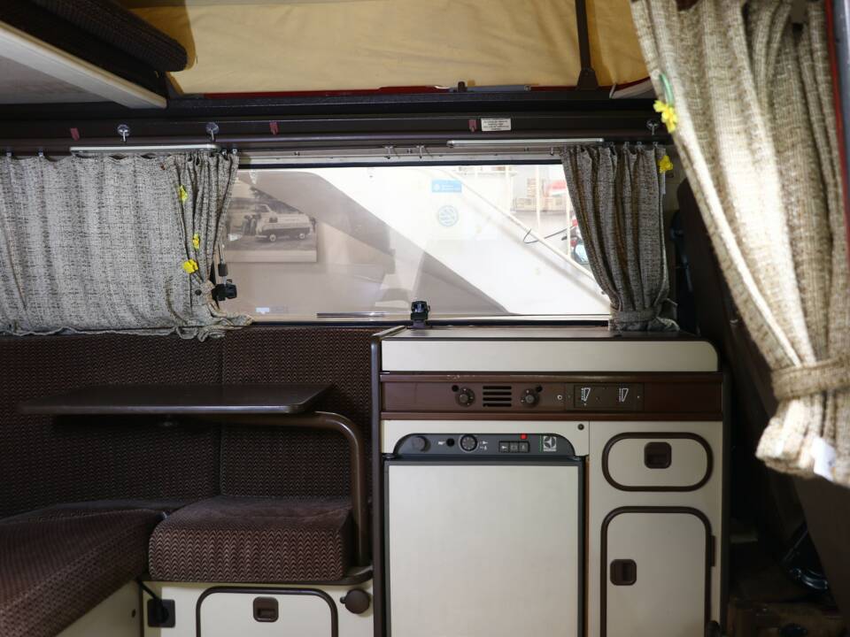 Bild 25/37 von Volkswagen T3 Westfalia Joker 1.6 TD (1985)