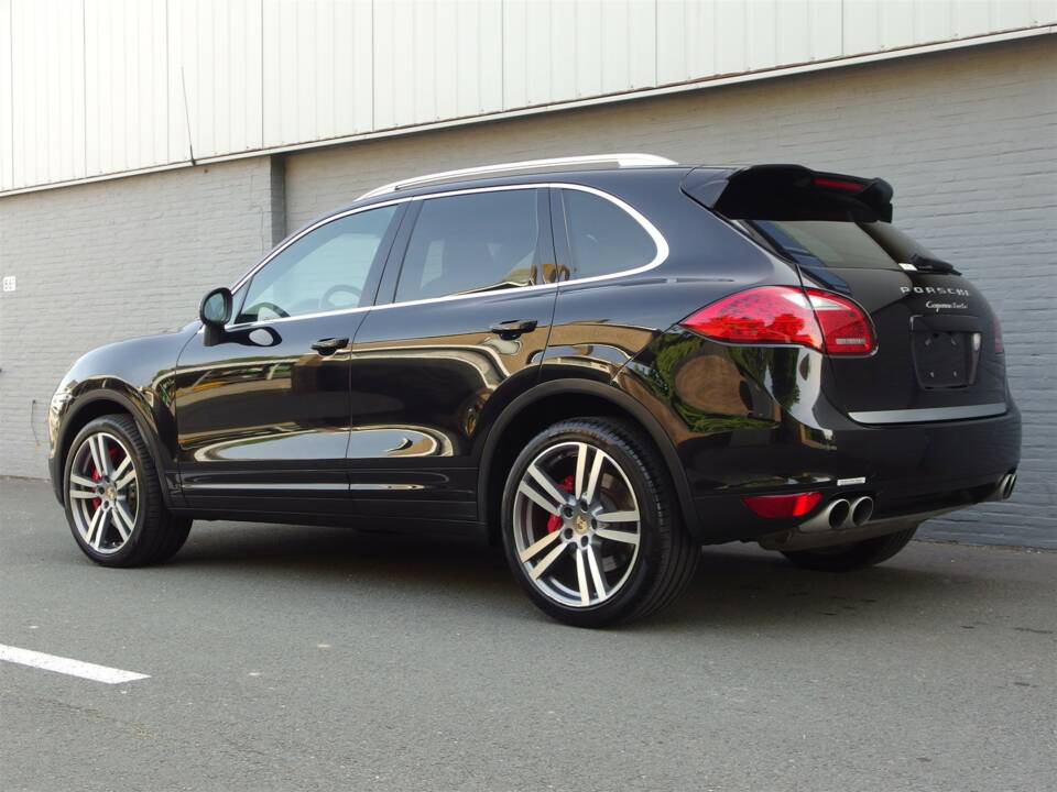 Bild 3/98 von Porsche Cayenne Turbo (2010)