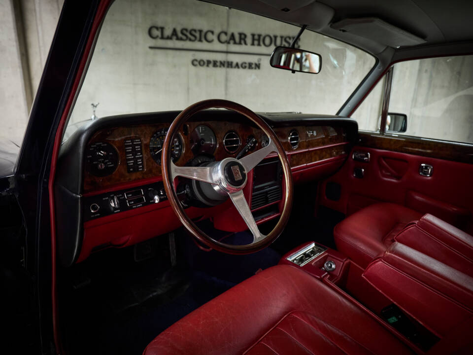 Image 70/100 de Rolls-Royce Silver Shadow II (1979)