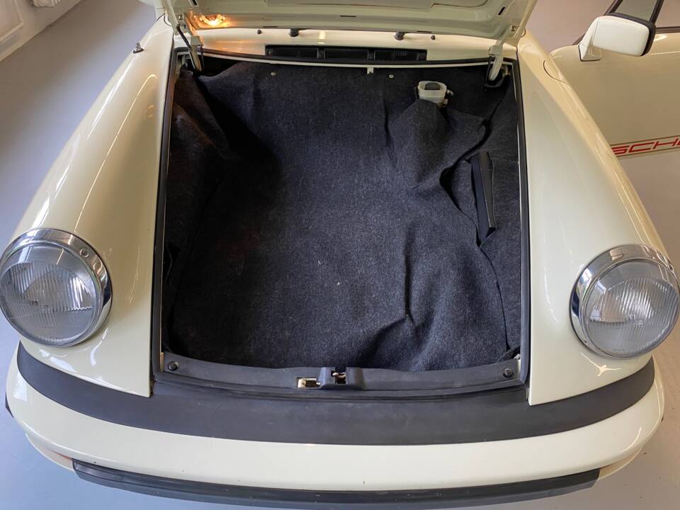 Immagine 10/23 di Porsche 911 SC 3.0 (1981)