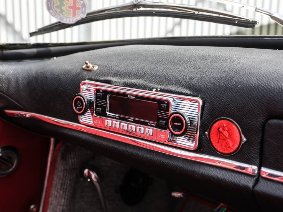 Bild 22/35 von Alfa Romeo 2600 Spider (1963)