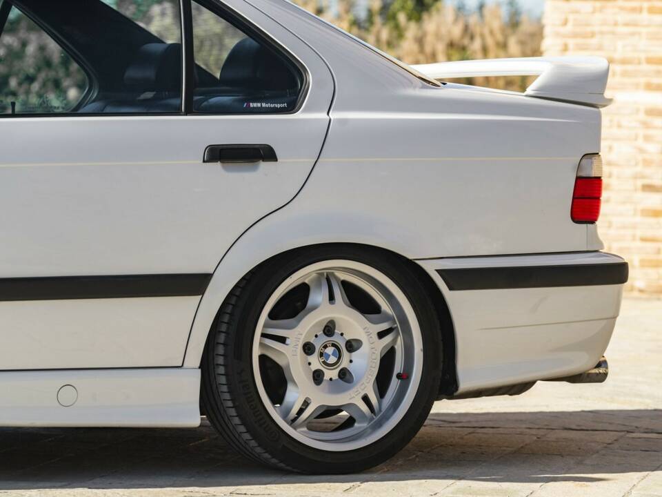 Bild 16/50 von BMW 318is "Class II" (1994)