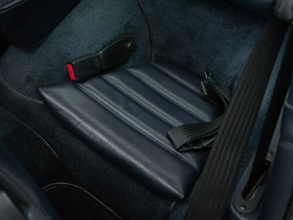 Afbeelding 20/26 van Porsche 911 Carrera 3.2 (1988)