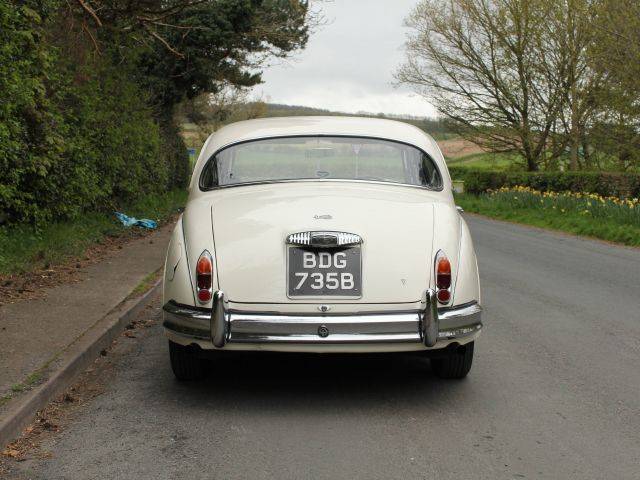 Image 5/18 of Daimler 2.5 Litre V8 (1964)