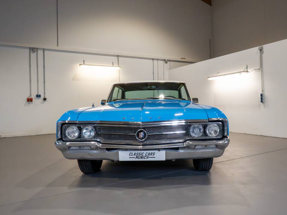 Image 8/22 of Buick Wildcat Sport Coupe (1964)