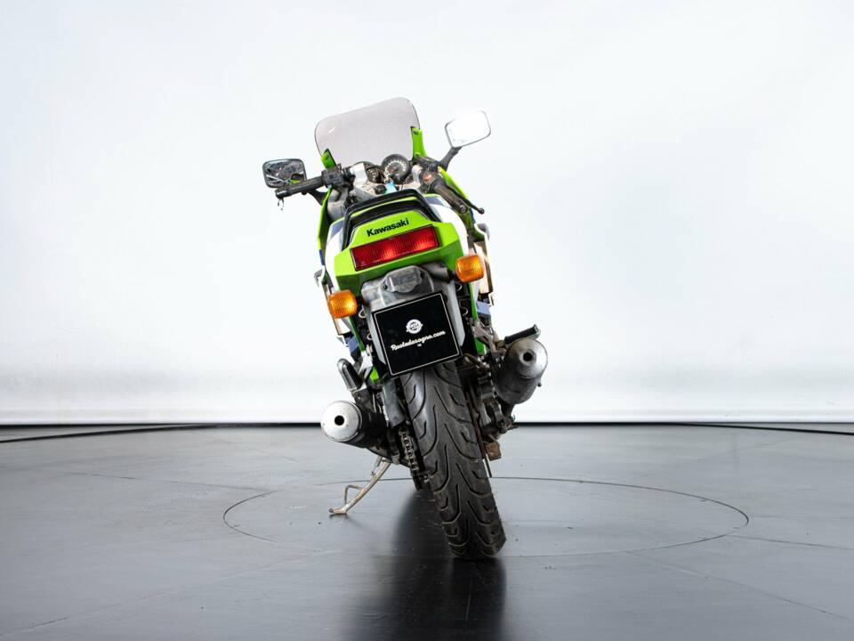 Image 7/36 of Kawasaki GPZ 600 R (1985)