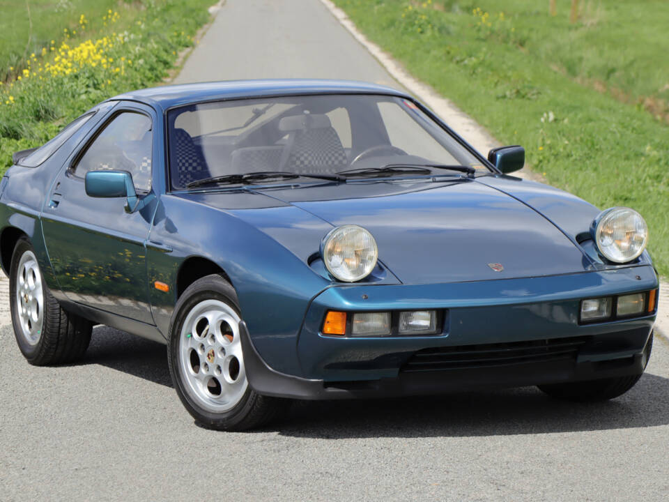 Bild 22/48 von Porsche 928 (1978)