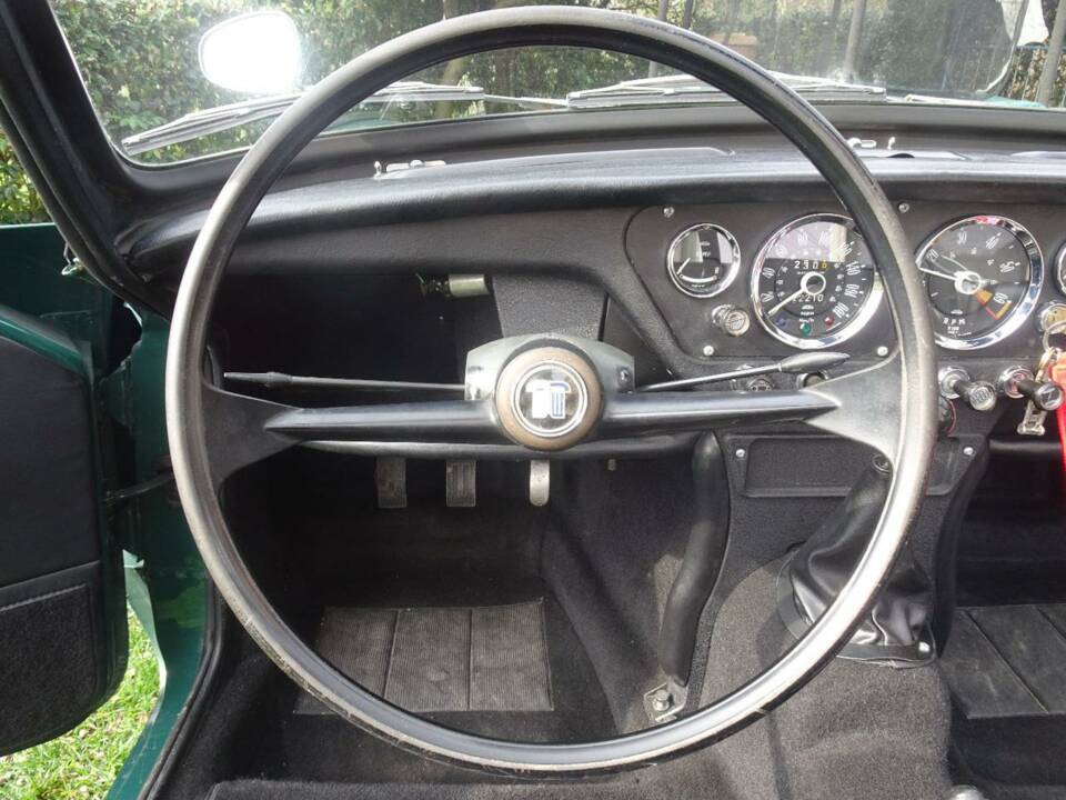 Image 6/49 of Triumph Spitfire Mk II (1965)