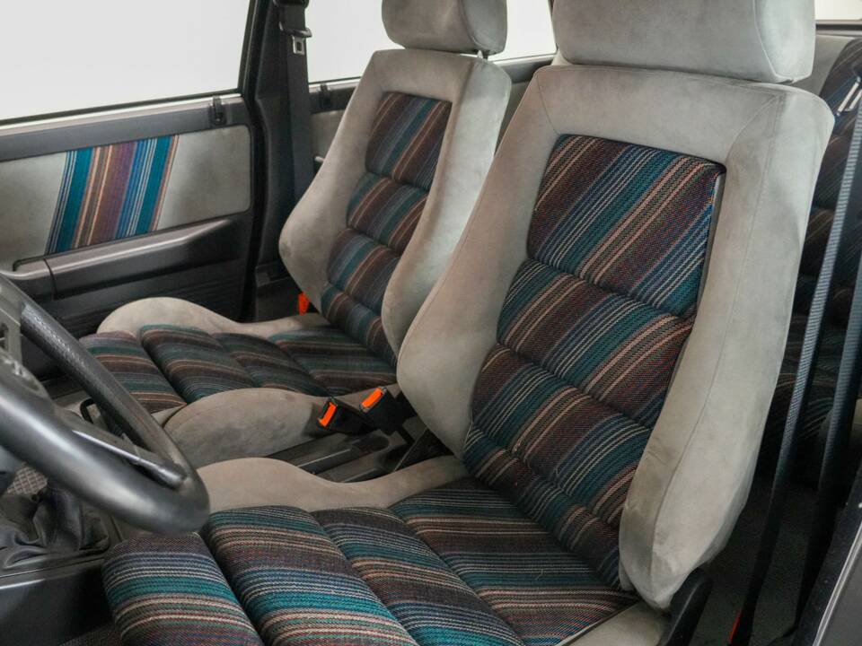 Image 3/46 of Lancia Delta HF Integrale (1988)